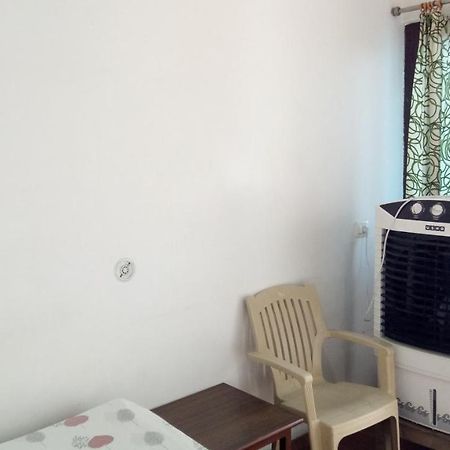 Ishan Paying Guest House Varanasi Bagian luar foto