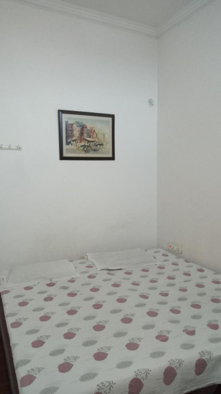 Ishan Paying Guest House Varanasi Bagian luar foto