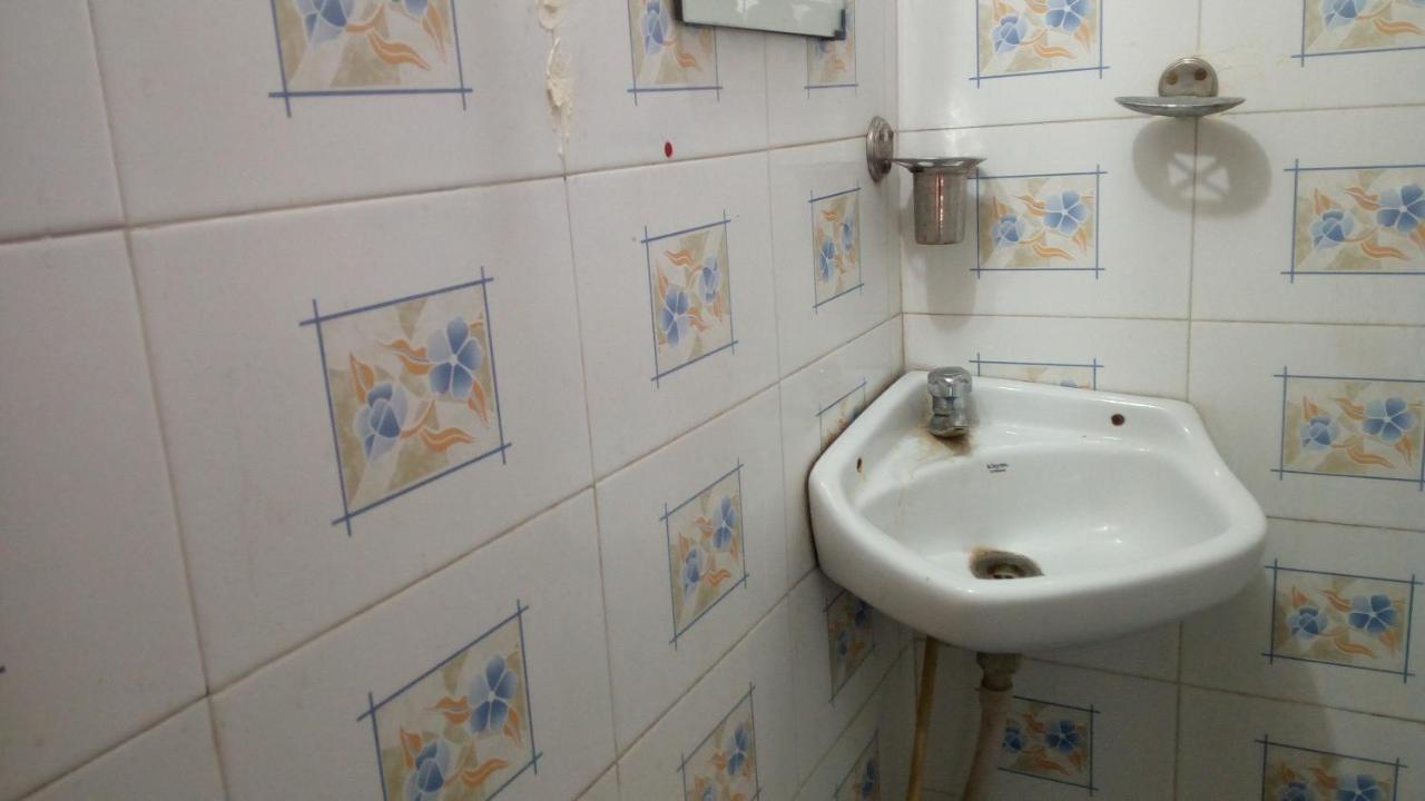 Ishan Paying Guest House Varanasi Bagian luar foto