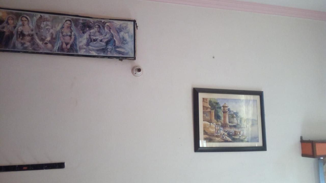Ishan Paying Guest House Varanasi Bagian luar foto