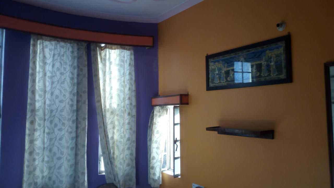 Ishan Paying Guest House Varanasi Bagian luar foto