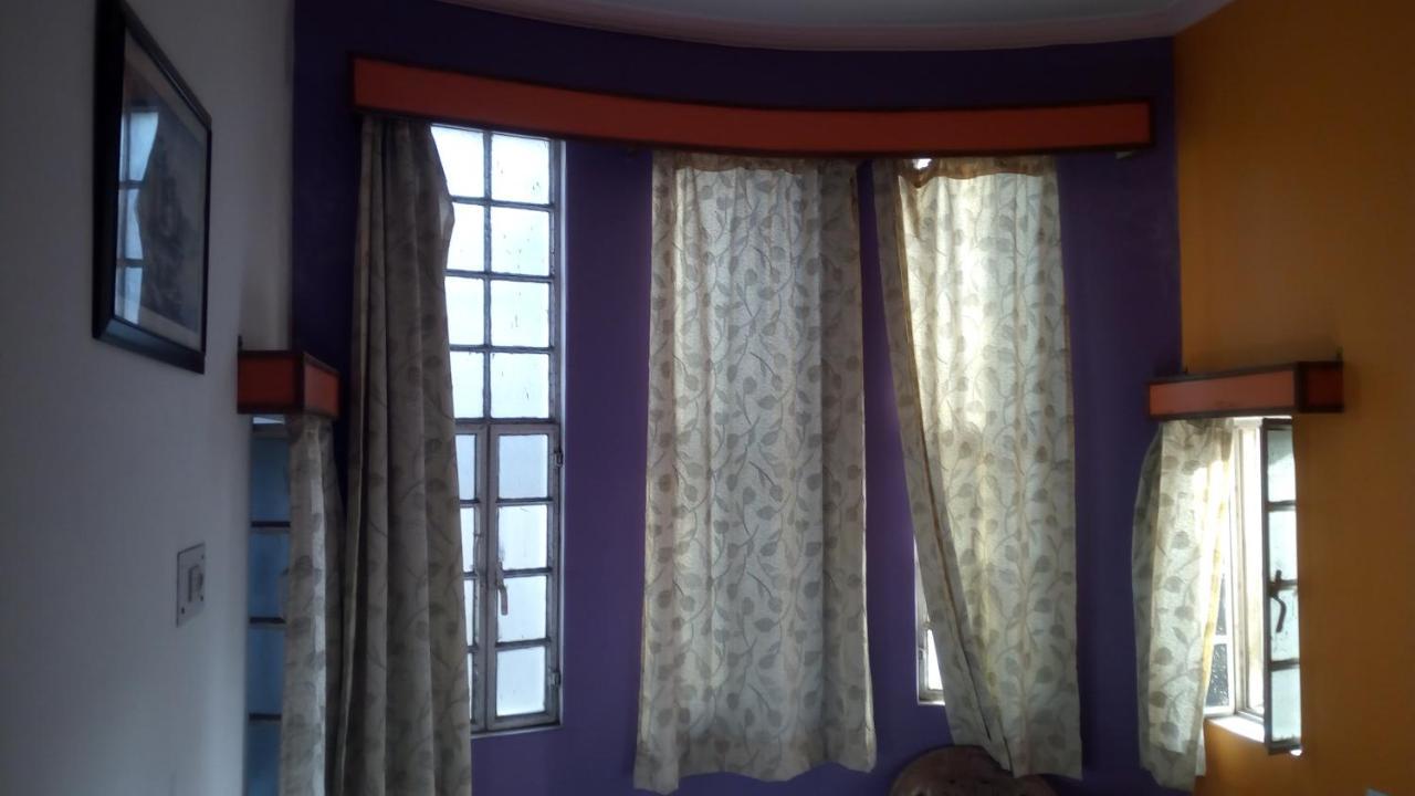 Ishan Paying Guest House Varanasi Bagian luar foto