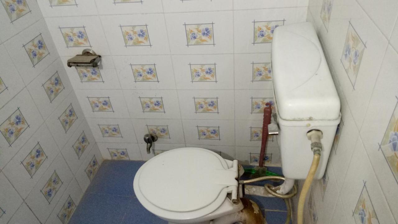 Ishan Paying Guest House Varanasi Bagian luar foto
